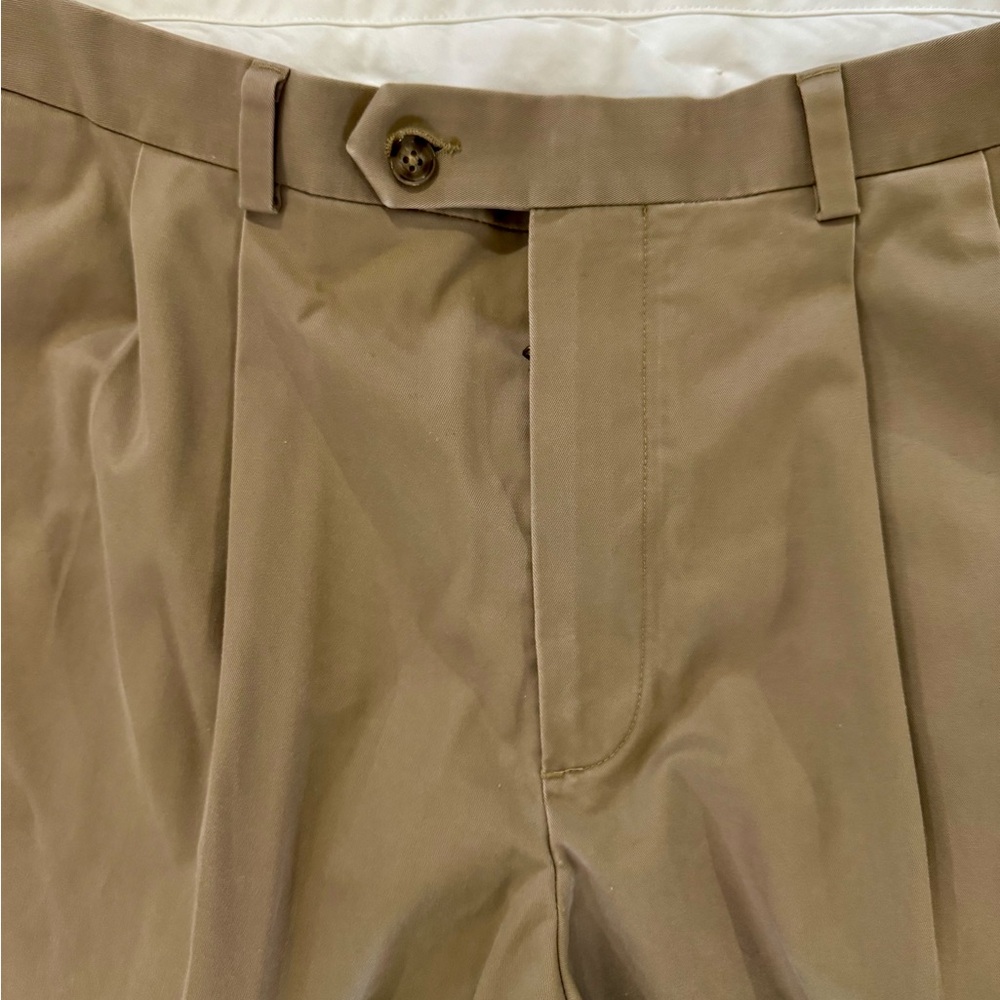 Men’s Roundtree & Yorke Khaki Dress Pants 38x34 Pleated Cuffed - Picture 4 of 8